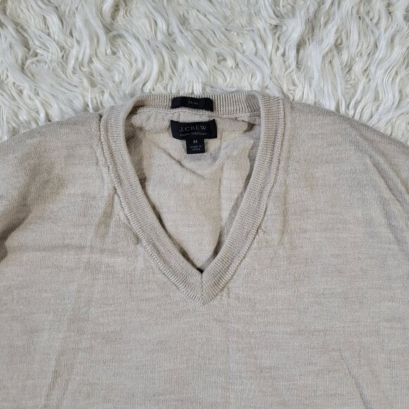 J. Crew Merino Wool V-Neck Sweater Size Medium -‎ Style J7958 - Picture 3 of 14
